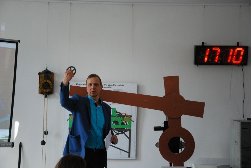 Niedzielna konferencja o zegarze wieżowym katedry w Kamieniu Pomorskim